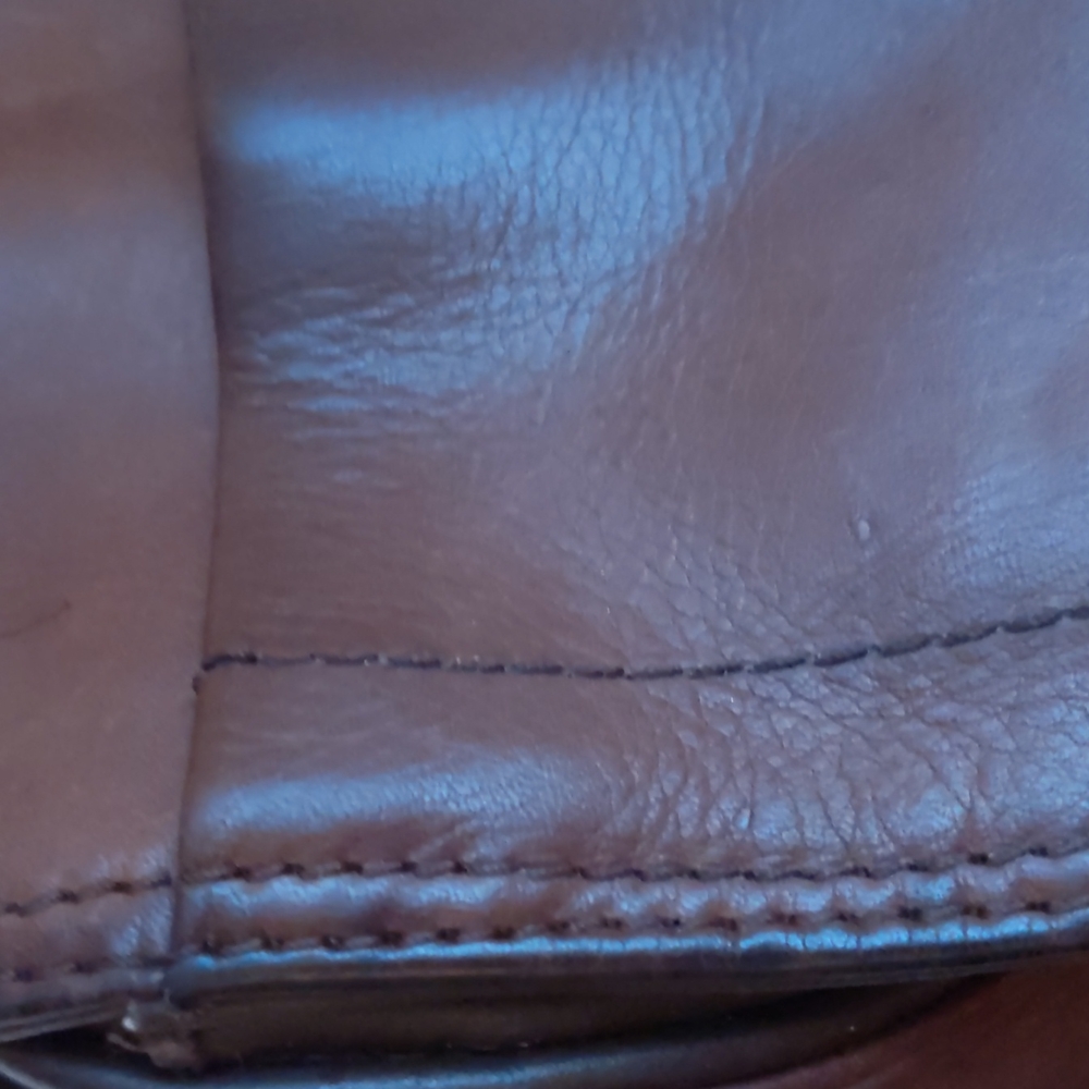 Preston & York brown leather handbag-7 1/2 x 10 1/2 x 4 inches - Picture 6 of 7